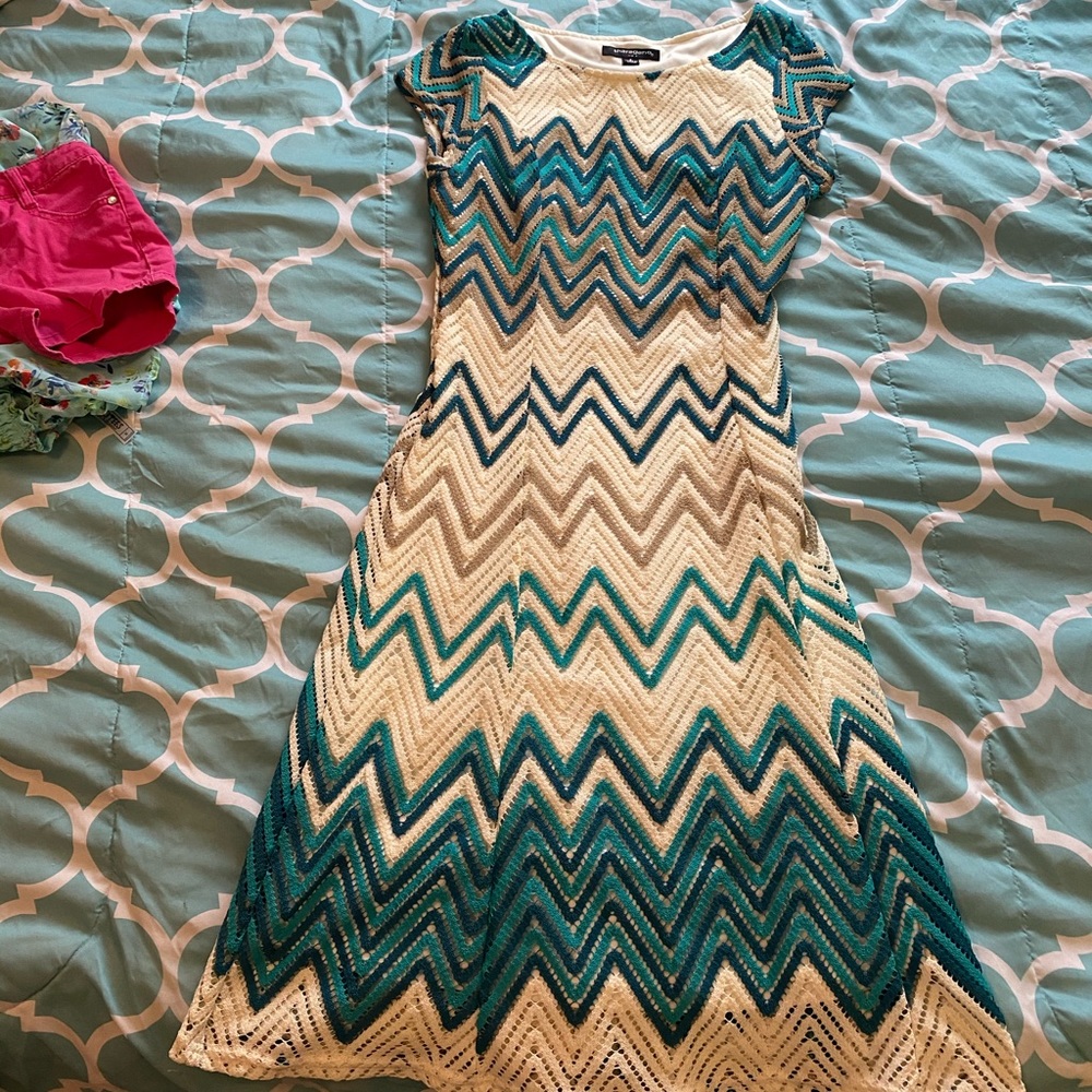 Spring dress, outgrew prior to the season🤦🏾‍♀️